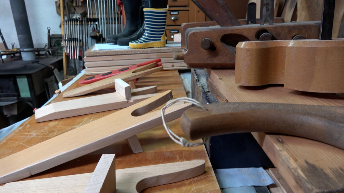 Wer kennt noch einen Stiefelknecht?