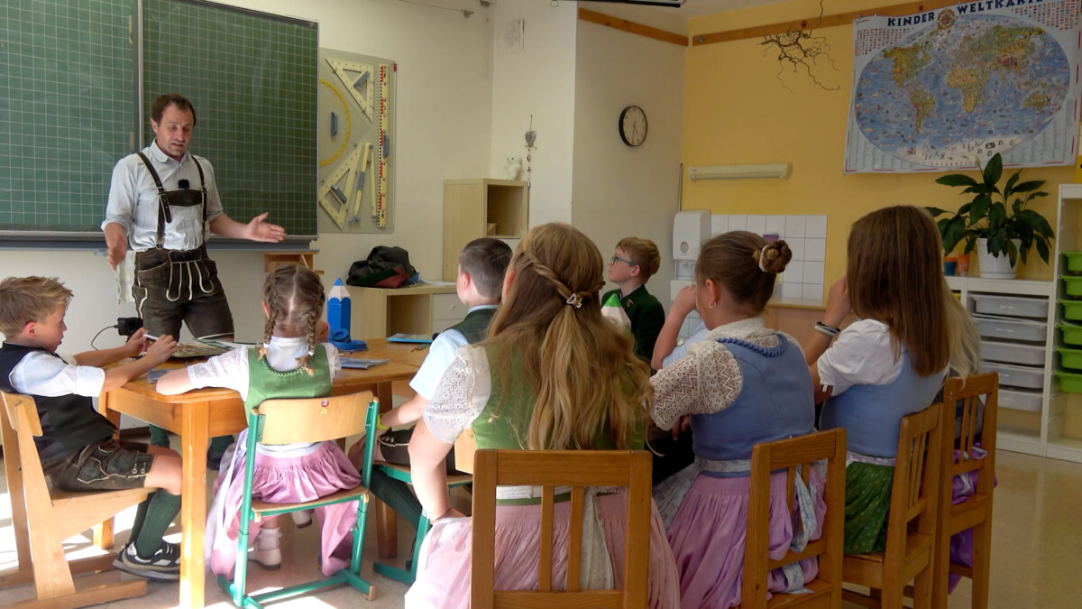 ARF Dialektschule –Die heimische Mundart erhalten